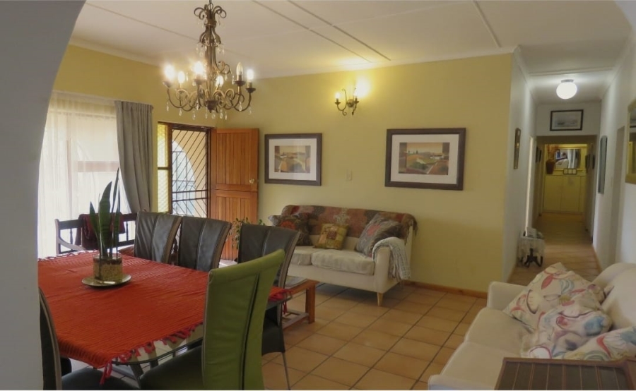 5 Bedroom Property for Sale in Uniondale Western Cape